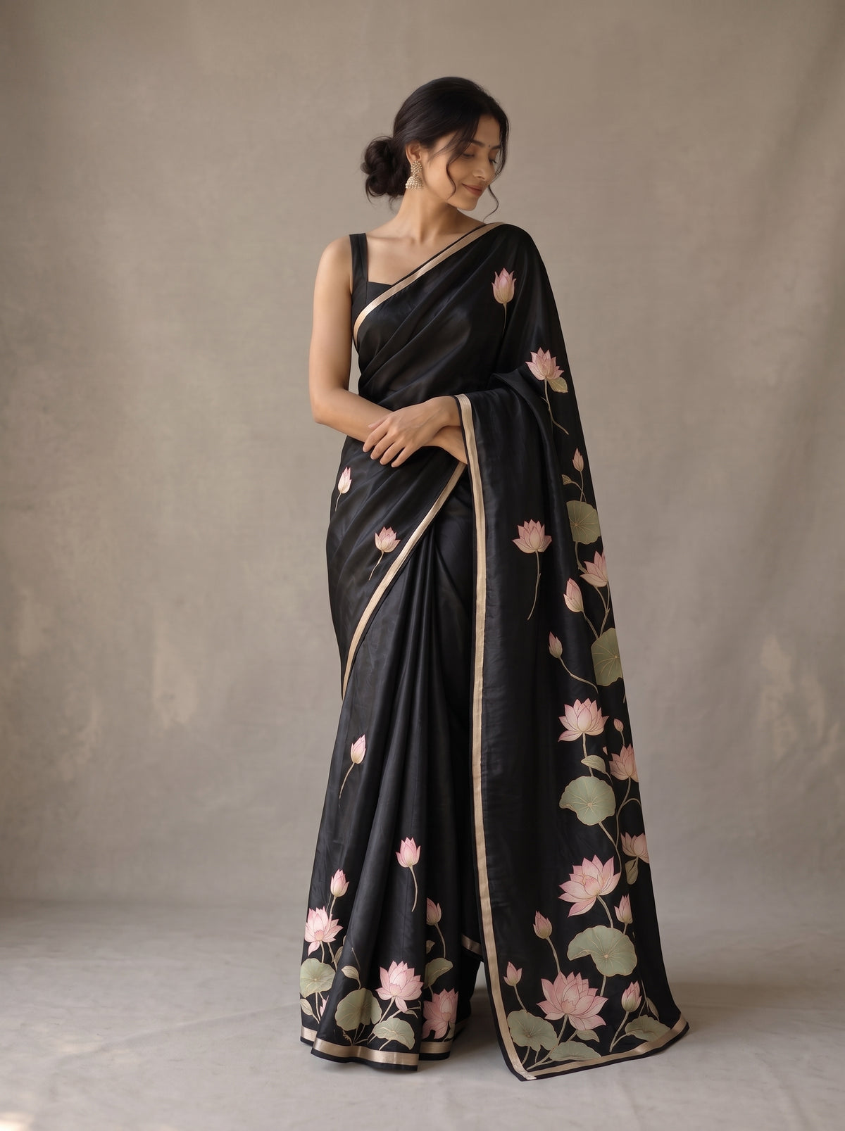 Saree - Delicate Lotus black
